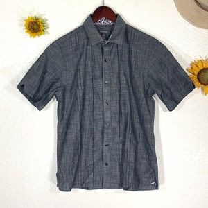 Van Heusen button-up denim shirt size medium mens